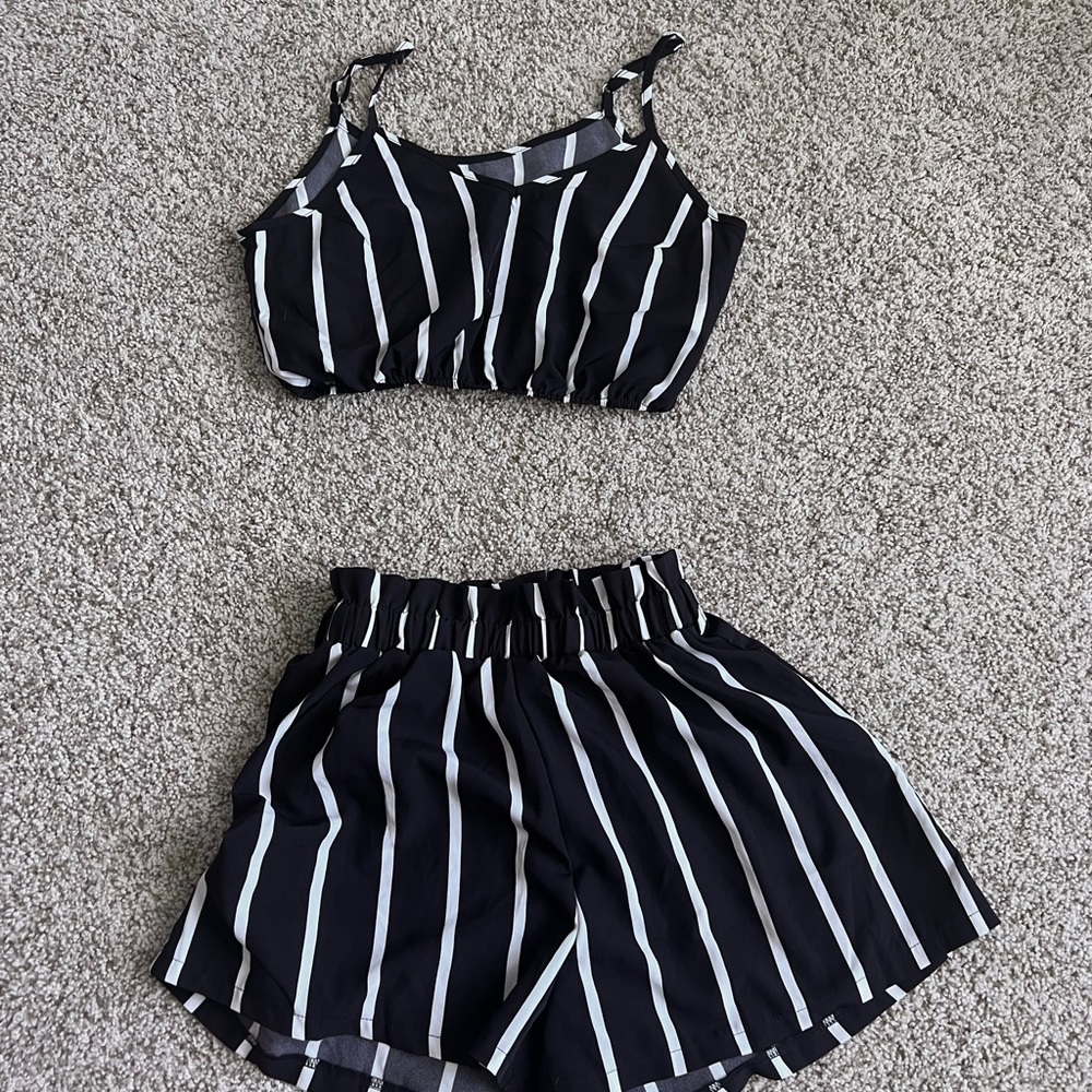 STRIPED SET